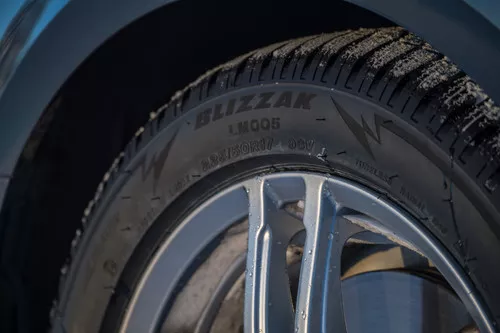 Bridgestone Blizzak LM-005 Miniatuur 3600x2400