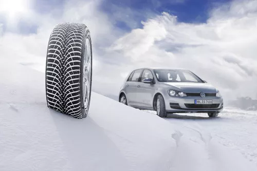 GoodYear UltraGrip 9+ Miniatuur 5616x3744