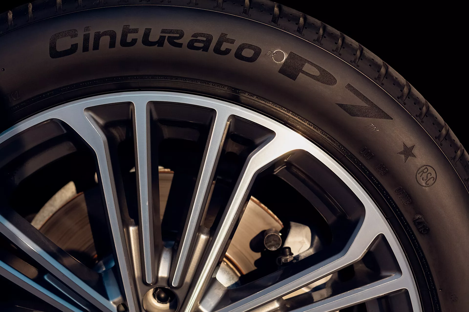 Pirelli Cinturato P7 Afbeelding