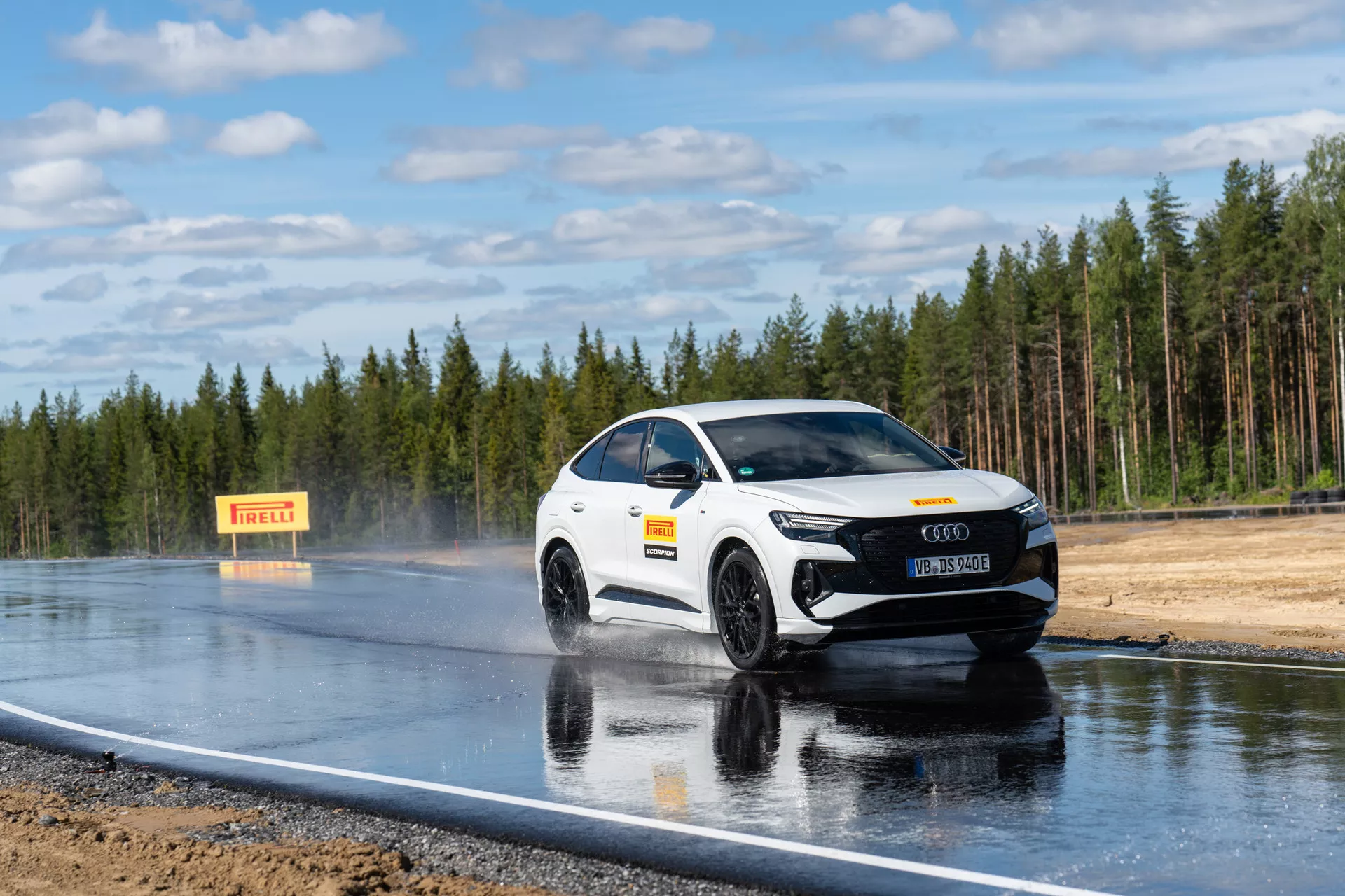 Pirelli Scorpion All Season SF2 Afbeelding